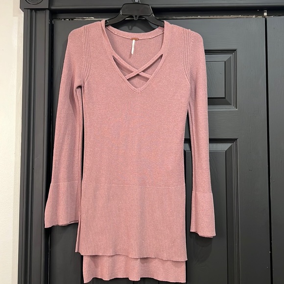 Free People Sweaters - Free People criss cross tunic sweater.